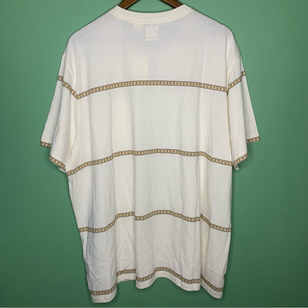 Levi’s Pocket Tee - Picture 5 of 10